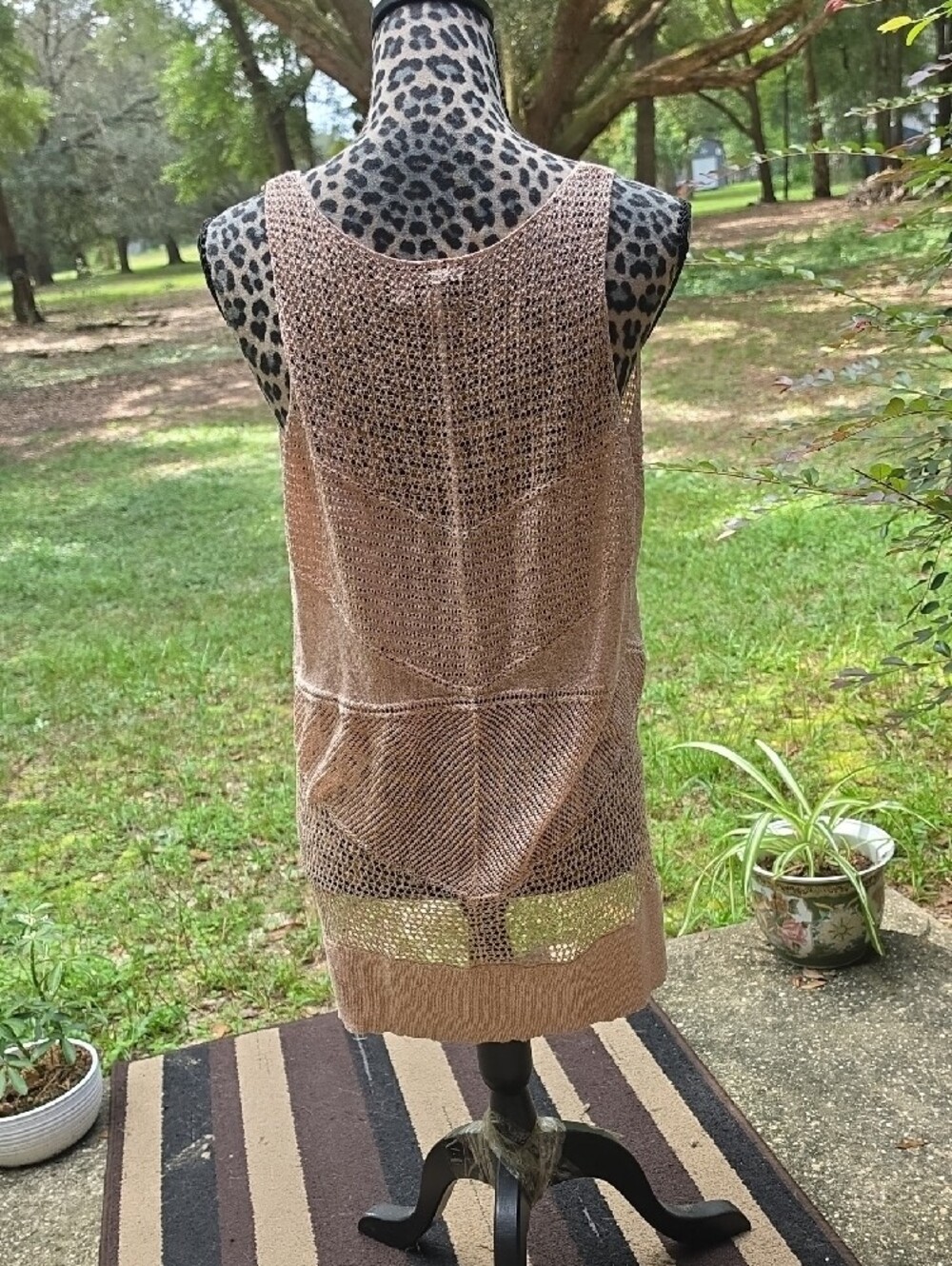 Jennifer Lopez Open-Knit Scoop Tank - Light Pink Gold Thread - Picture 3 of 4